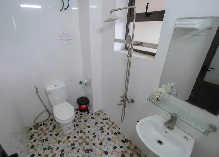 Khách sạn Fancy House