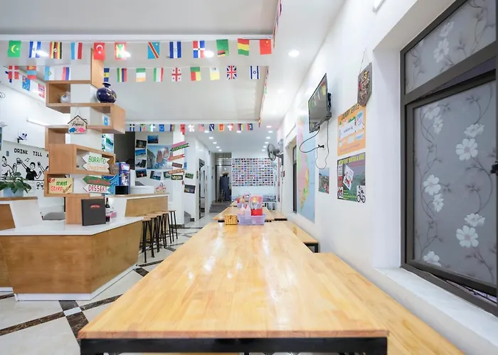 Fancy House 2* Hạ Long