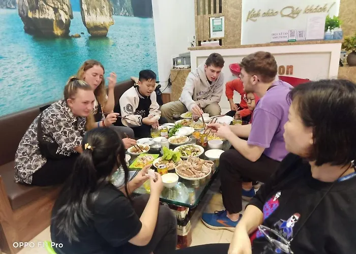 Khách sạn Fancy House 2*