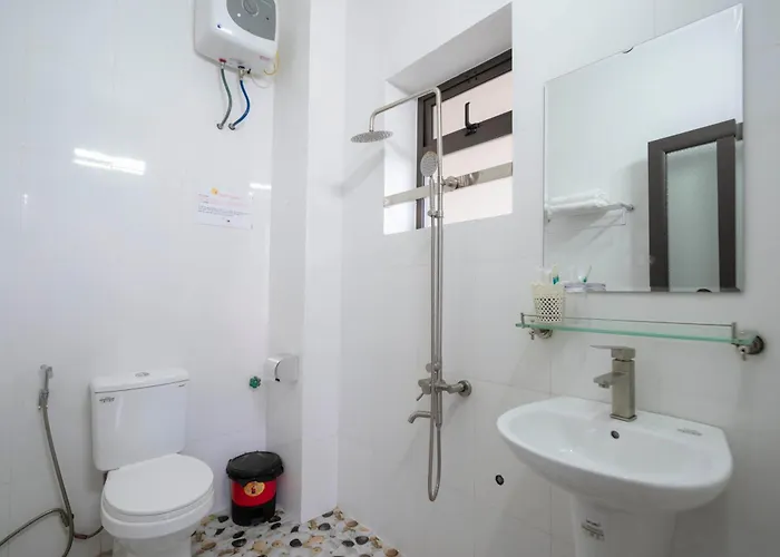 Khách sạn Fancy House 2*